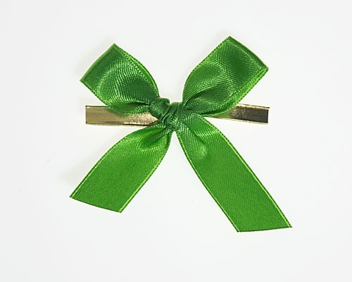 Bow ready made No 306 double face satin 15mm clipband 60mm red
