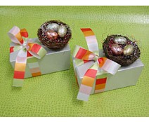Metallic nest with 3 eggs / pick multicolor