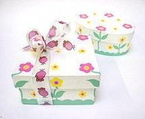 Box happy flower, square/round, white